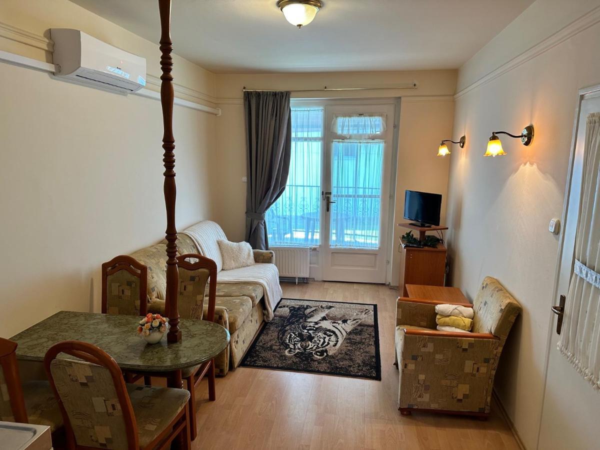 久洛Cozy Garden Apartman公寓 外观 照片