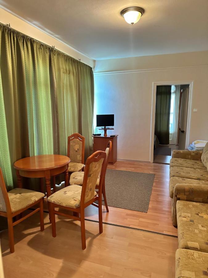 久洛Cozy Garden Apartman公寓 外观 照片